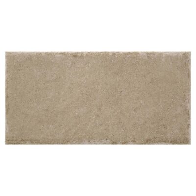 azulejo rústico pulse antique noce de formato rectangular con una superficie de textura irregular y bordes ligeramente desgastados en tonos beige y tierra