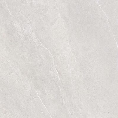 Muestra de porcelánico Sakhir Soft Grey con efecto piedra, en un tono gris claro y suave con finas vetas blancas