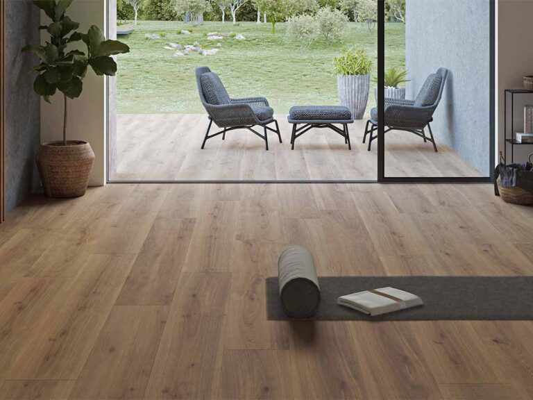 baldosa efecto madera versat nogal