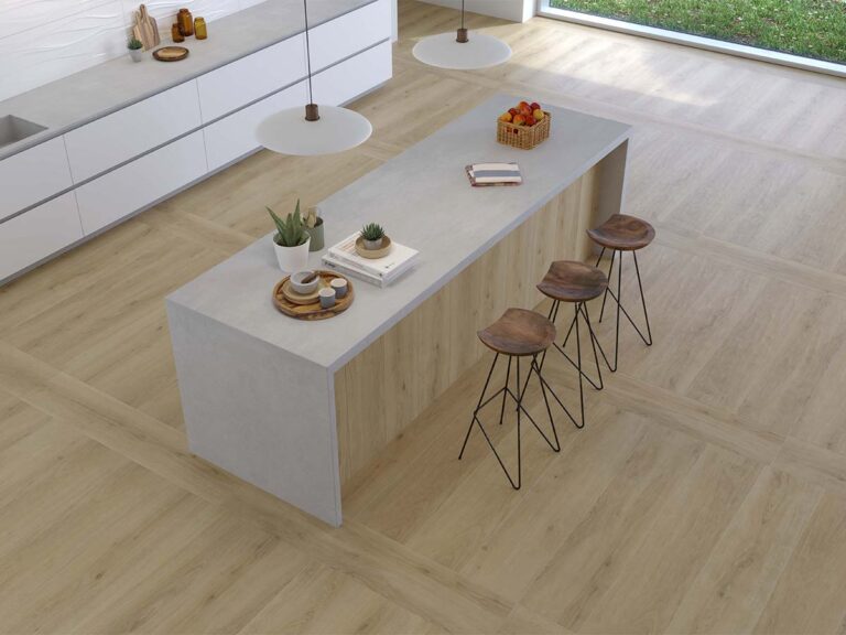 suelo porcelanico efecto madera versat haya