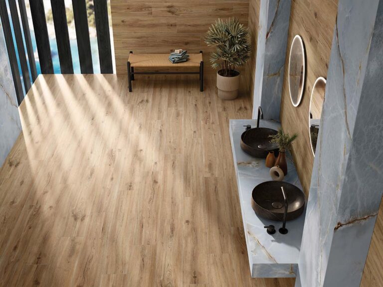 Porcelánico Telma Roble 23x120 cm MT Rect Antid