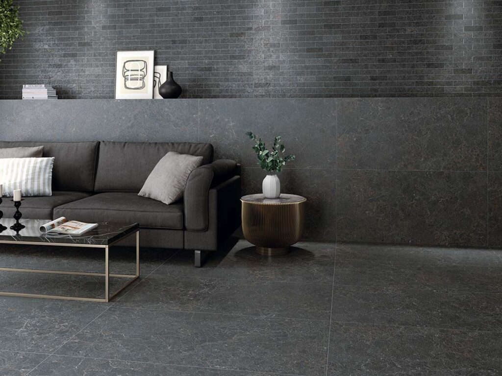 suelo porcelánico imitación piedra para salón moderno
