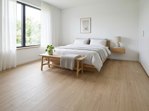 Dormitorio de estilo nórdico con suelo porcelánico imitación madera roble claro