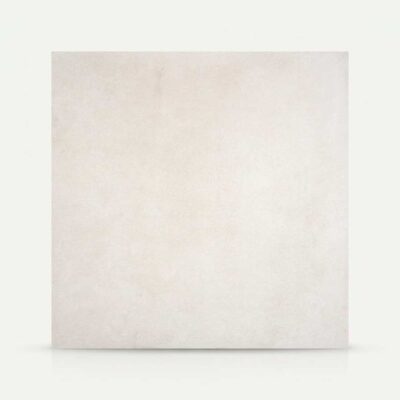 Baldosa porcelánica Lecco Blanco imitación cemento en tono claro.