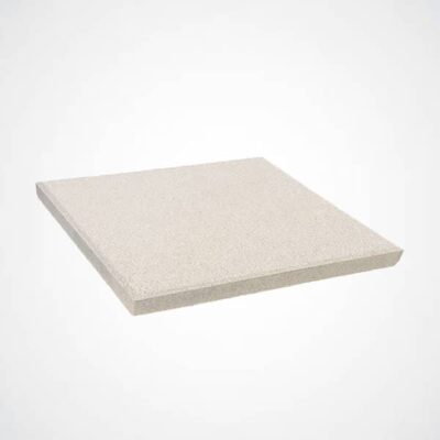 Pieza rectangular de gres porcelánico en formato 40x60 cm, color blanco con textura mate uniforme y acabado liso.