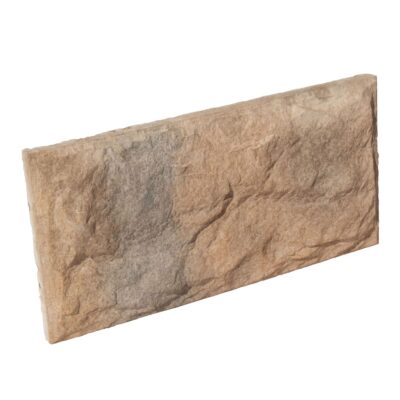 Pieza rectangular de aplacado con textura de piedra natural en tonos beige y gris, acabado mate rústico con relieve irregular en toda la superficie.