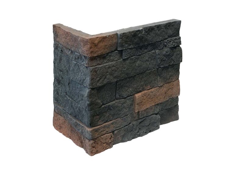 Pieza de esquina para revestimiento con imitación de piedra natural en tonos grises y marrones. Formato irregular apilado con acabado texturizado mate que simula mampostería rústica de piedra.
