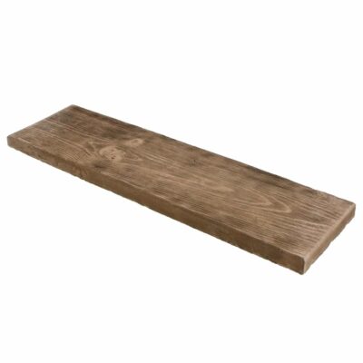 Pieza rectangular de revestimiento con textura de veta de madera en tonos grises y marrones. Superficie mate con acabado que imita porcelánico imitación madera, formato alargado y bordes rectos.